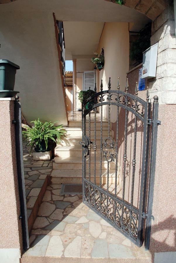 Apartments Mladen Sućuraj المظهر الخارجي الصورة